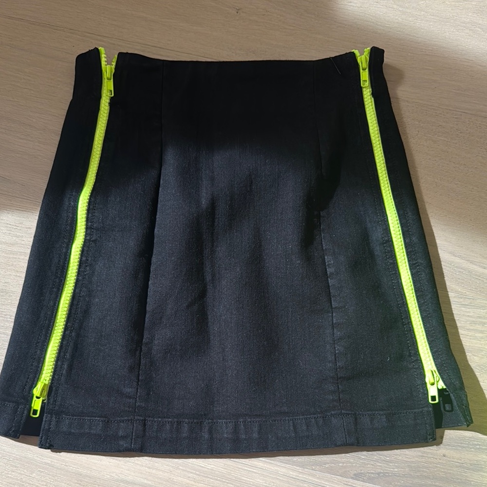 Carmar Black and Yellow Mini Pencil Skirt